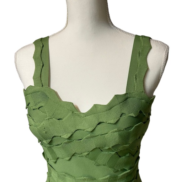 CALM ABIGAIL sage green above the knee dress stretchy women’s size medium NWT - Picture 5 of 8